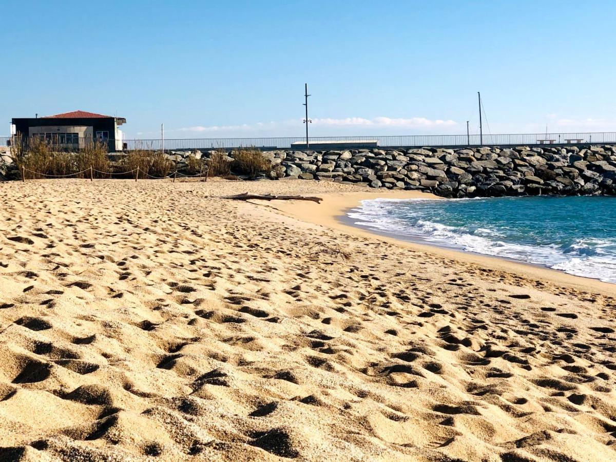 Apartamento Playa Arenys de Mar ภายนอก รูปภาพ